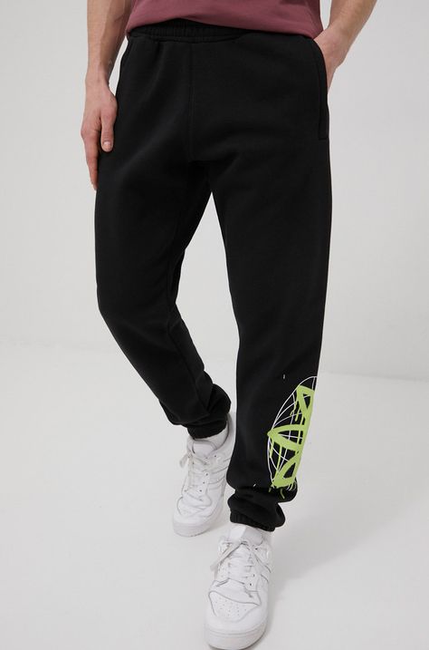 Панталони adidas Originals HC7982