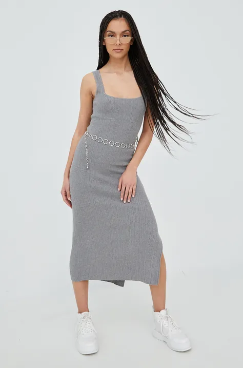 Сукня з домішкою льону Superdry колір сірий midi облягаюча