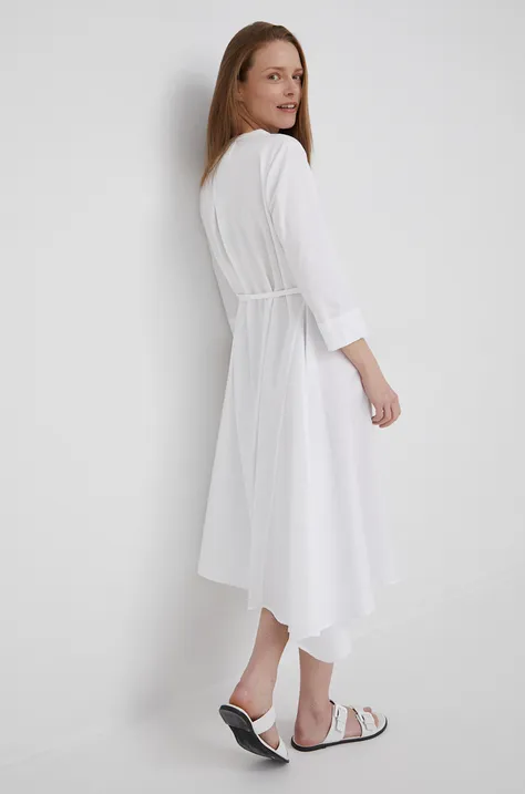 Pamučna haljina Dkny boja: bijela, maxi, širi se prema dolje