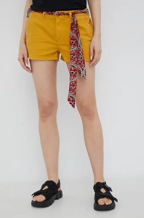 Kratke hlače Superdry za žene, boja: žuta, glatki materijal, srednje visoki struk