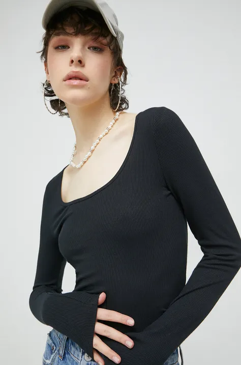 Блуза с дълги ръкави Abercrombie & Fitch в черно