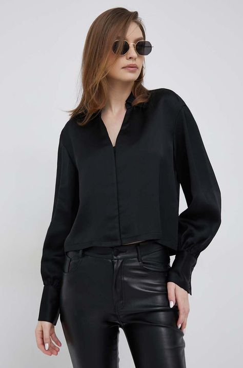 Риза Dkny дамска в черно със свободна кройка с класическа яка