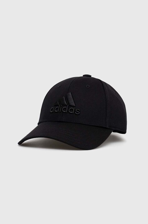 Шапка с козирка adidas в черно с апликация HZ3045