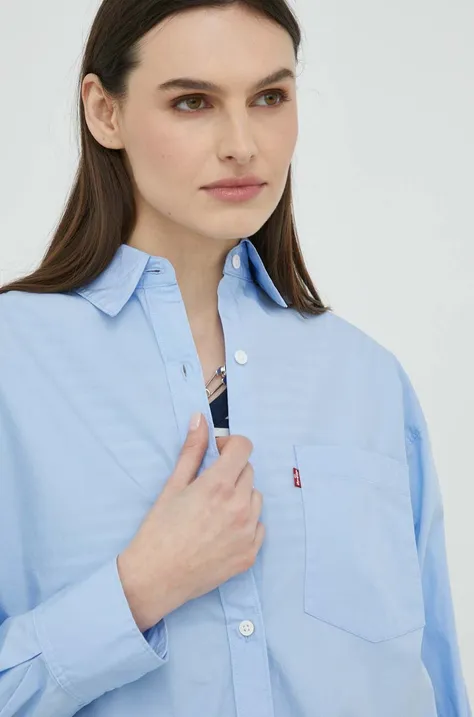 Памучна риза Levi's дамска в синьо със свободна кройка с класическа яка