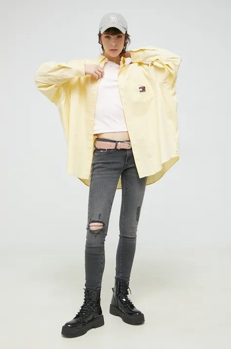 Памучна риза Tommy Jeans дамска в жълто със свободна кройка с класическа яка