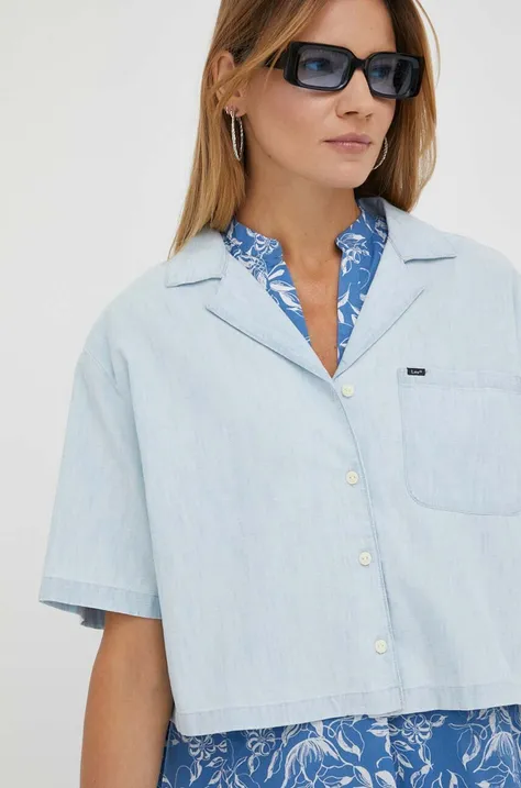Памучна риза Lee дамска в синьо със свободна кройка с класическа яка