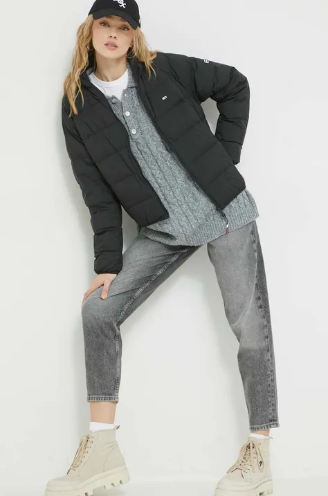 Pernata jakna Tommy Jeans za žene, boja: crna, za prijelazno razdoblje