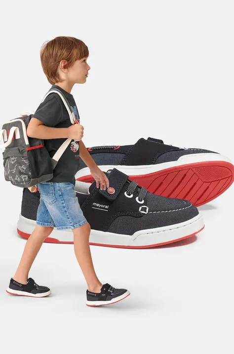 Παιδικά αθλητικά παπούτσια Mayoral χρώμα: μαύρο