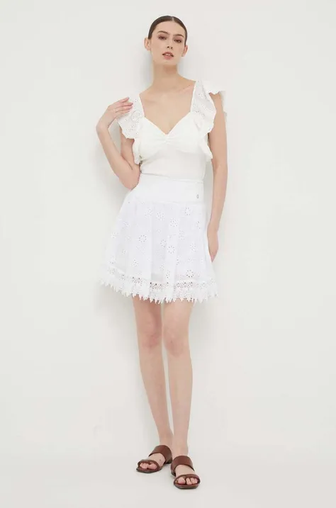 Памучна пола Guess в бяло къс модел разкроен модел