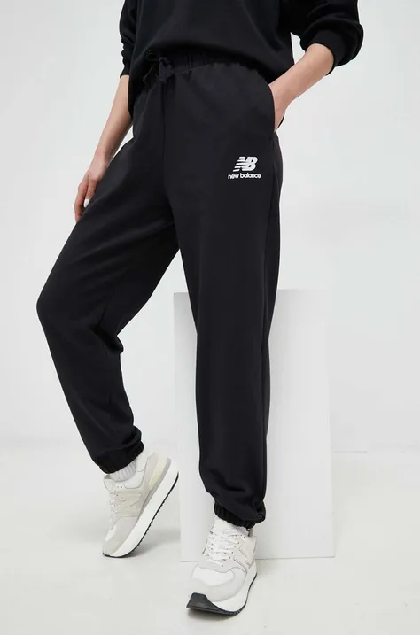New Balance spodnie dresowe kolor czarny z nadrukiem WP31530BK-0BK