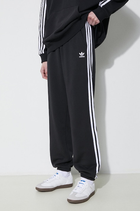 Pamučni donji dio trenirke adidas Originals boja: crna, s aplikacijom