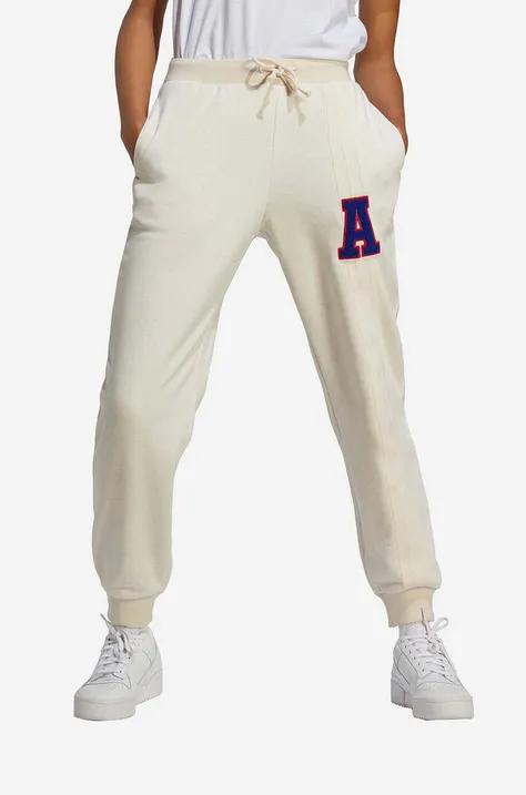 Спортен панталон adidas Originals в бежово с апликация