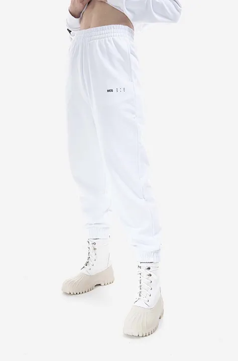 Хлопковые спортивные штаны MCQ цвет белый однотонные 676944RSJ769000-WHITE