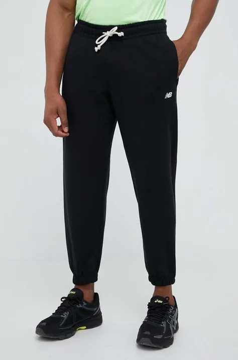 Спортен панталон New Balance Athletics Remastered в черно с изчистен дизайн