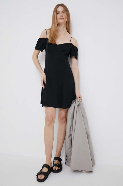 Calvin Klein Jeans rochie culoarea negru, mini, evazată