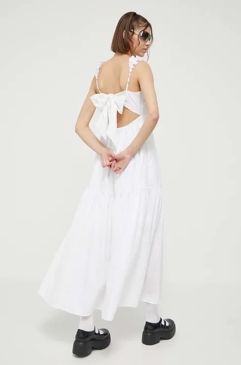 Abercrombie & Fitch sukienka kolor biały maxi rozkloszowana
