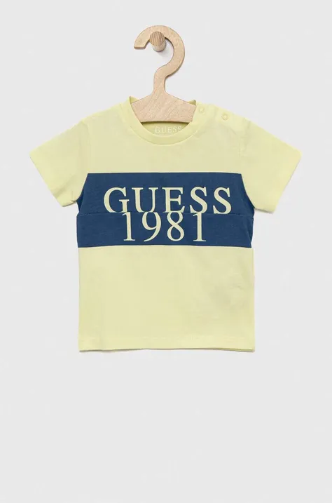 Детска памучна тениска Guess в зелено с принт