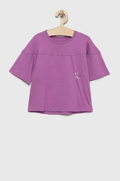 Детска памучна тениска Calvin Klein Jeans в лилаво