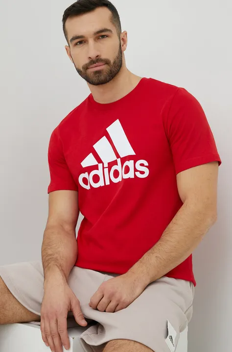 Хлопковая футболка adidas цвет красный с принтом