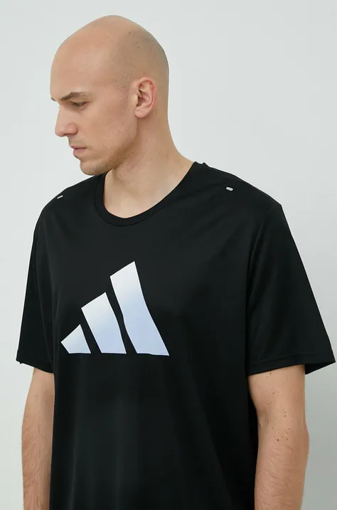 Бігова футболка adidas Performance Run Icons Колір чорний з принтом