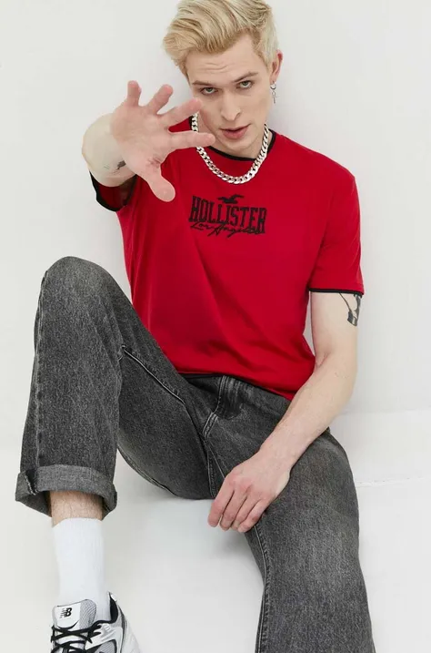 Памучна тениска Hollister Co. в червено с апликация