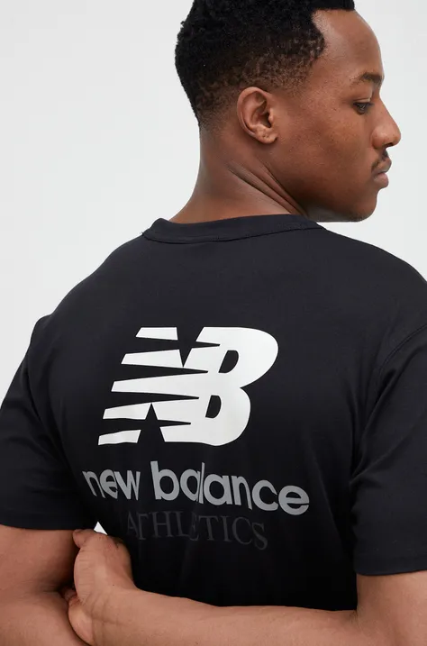 Памучна тениска New Balance в черно с принт