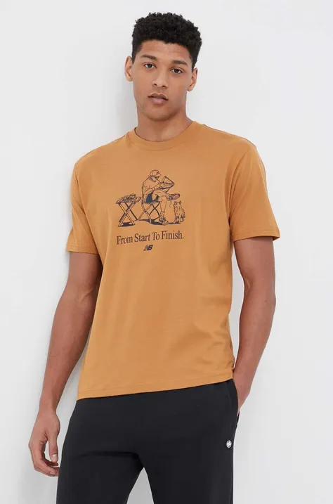 Памучна тениска New Balance в кафяво с принт
