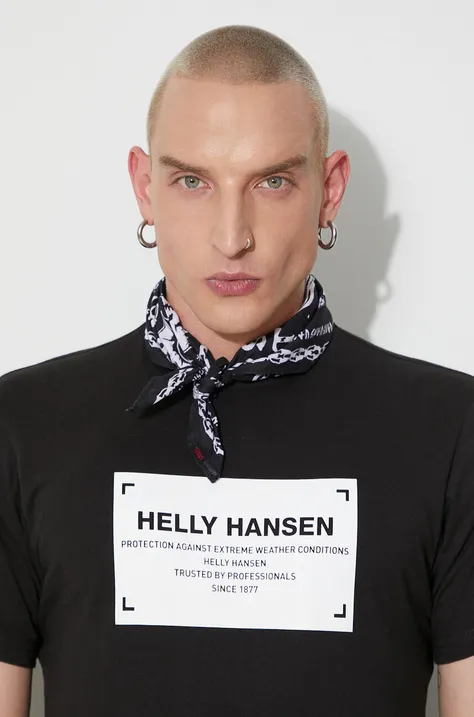 Хлопковая футболка Helly Hansen цвет чёрный с принтом 53976-001