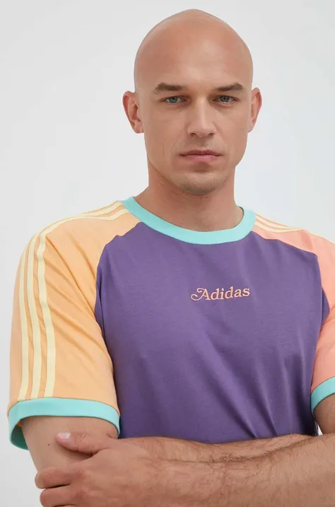 Bavlnené tričko adidas Originals fialová farba, vzorované