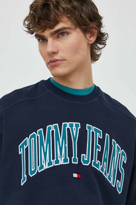 Памучен суичър Tommy Jeans в тъмносиньо с принт DM0DM18628