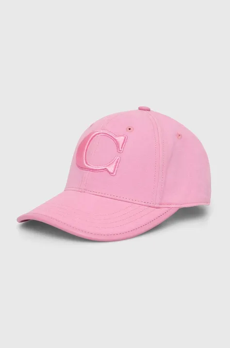 Памучна шапка с козирка Coach в розово с апликация
