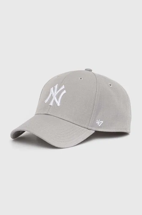 Детска шапка с козирка 47brand MLB New York Yankees в сиво с апликация BMVP17WBV
