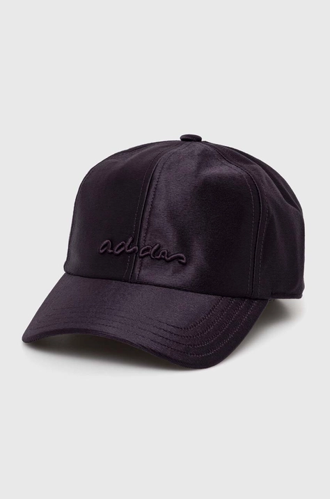 Шапка с козирка adidas Originals в лилаво с апликация IS0338