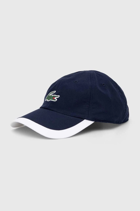 Шапка с козирка Lacoste в тъмносиньо с десен