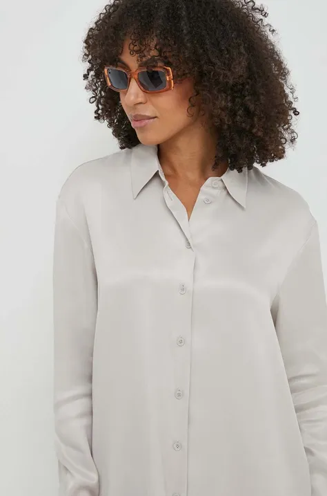 Košeľa Calvin Klein dámska, šedá farba, voľný strih, s klasickým golierom
