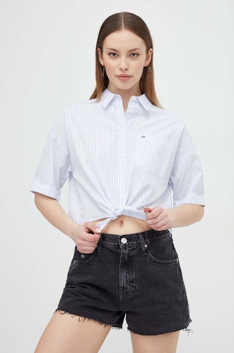 Памучна риза Tommy Jeans дамска в синьо със свободна кройка с класическа яка DW0DW17809