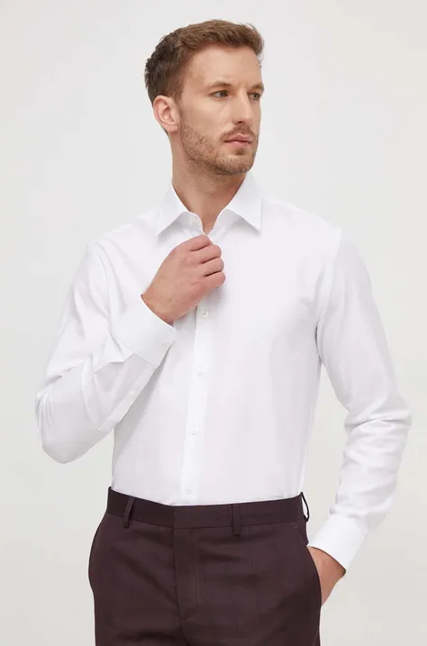 Памучна риза BOSS мъжка в бяло с кройка по тялото класическа яка 50508401