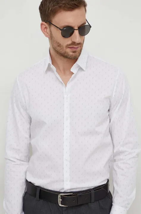 Риза Calvin Klein мъжка в бяло с кройка по тялото класическа яка K10K112593