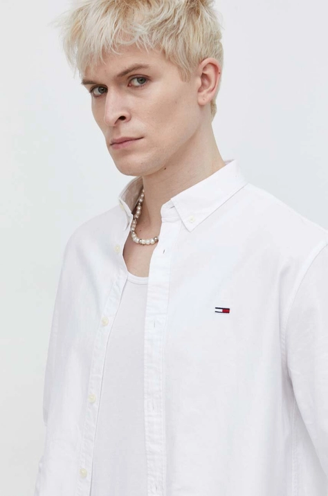 Bavlněná košile Tommy Jeans bílá barva, regular, s límečkem button-down