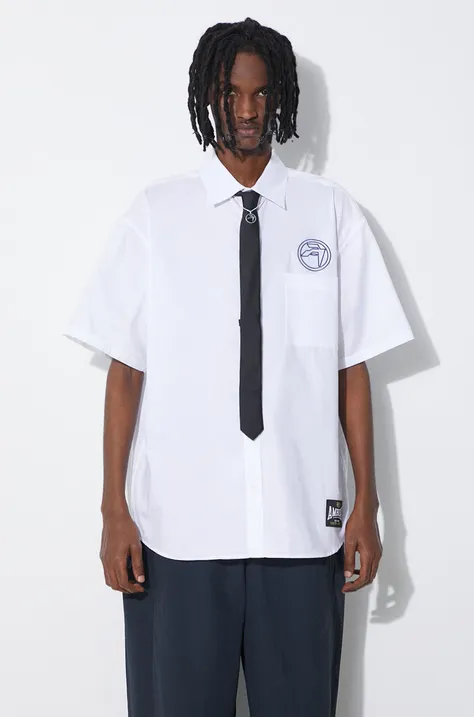 Памучна риза AMBUSH Circle Emblem S/S Shirt мъжка в бяло със свободна кройка с класическа яка BMGG001S24FAB