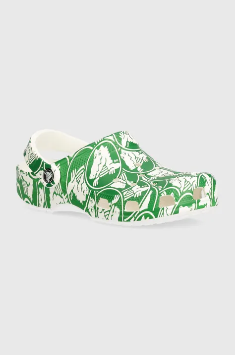 Dětské pantofle Crocs Classic Duke Print Clog zelená barva