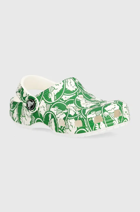 Παιδικές παντόφλες Crocs Classic Duke Print Clog χρώμα: πράσινο