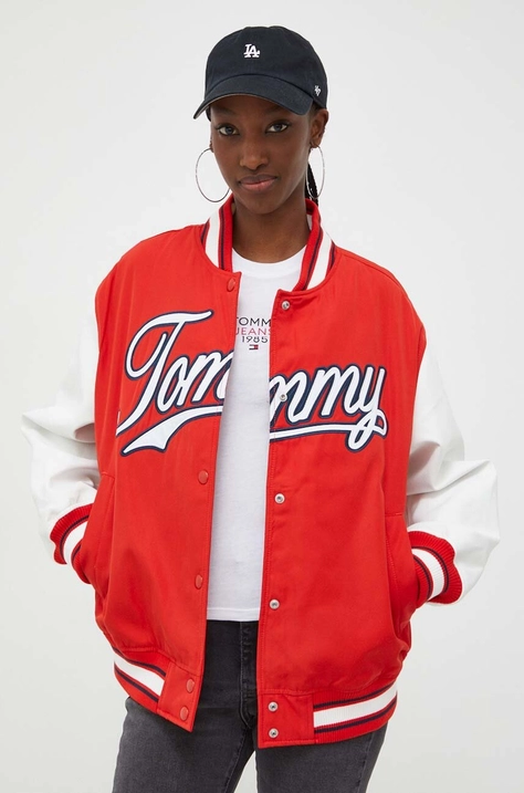 Tommy Jeans kurtka bomber damski kolor czerwony przejściowa DW0DW17233