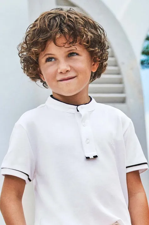 Детска тениска с яка Mayoral в бяло с изчистен дизайн