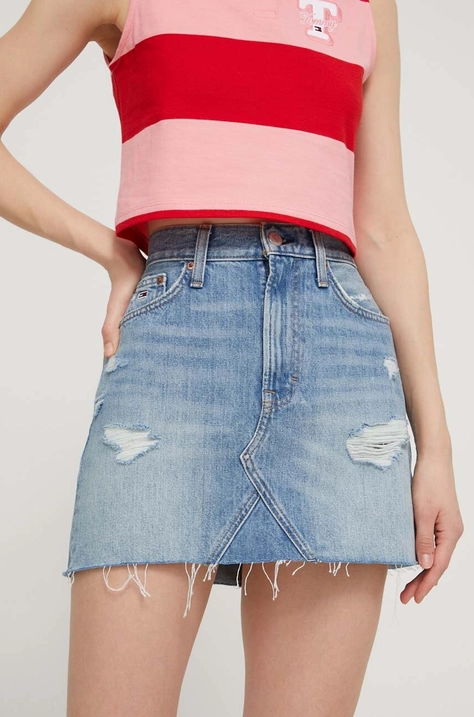 Rifľová sukňa Tommy Jeans mini, puzdrová, DW0DW17675