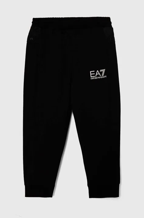 EA7 Emporio Armani spodnie dresowe dziecięce kolor czarny z nadrukiem