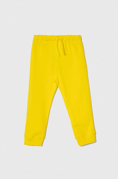 United Colors of Benetton pantaloni de trening din bumbac pentru copii culoarea galben, cu imprimeu