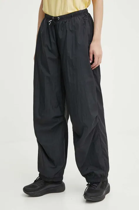 Панталон adidas Originals в черно с широка каройка, с висока талия IT6725