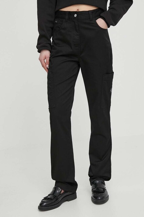 Панталон Calvin Klein Jeans в черно със стандартна кройка, с висока талия J20J223117