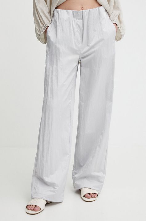 Παντελόνι Calvin Klein Jeans χρώμα: γκρι, J20J223122